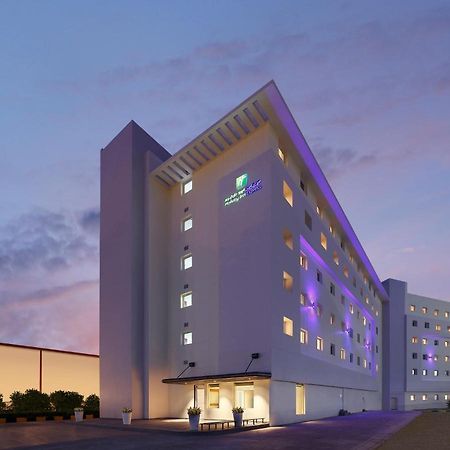 Holiday Inn Express Bengaluru Whitefield Itpl By Ihg Exterior foto
