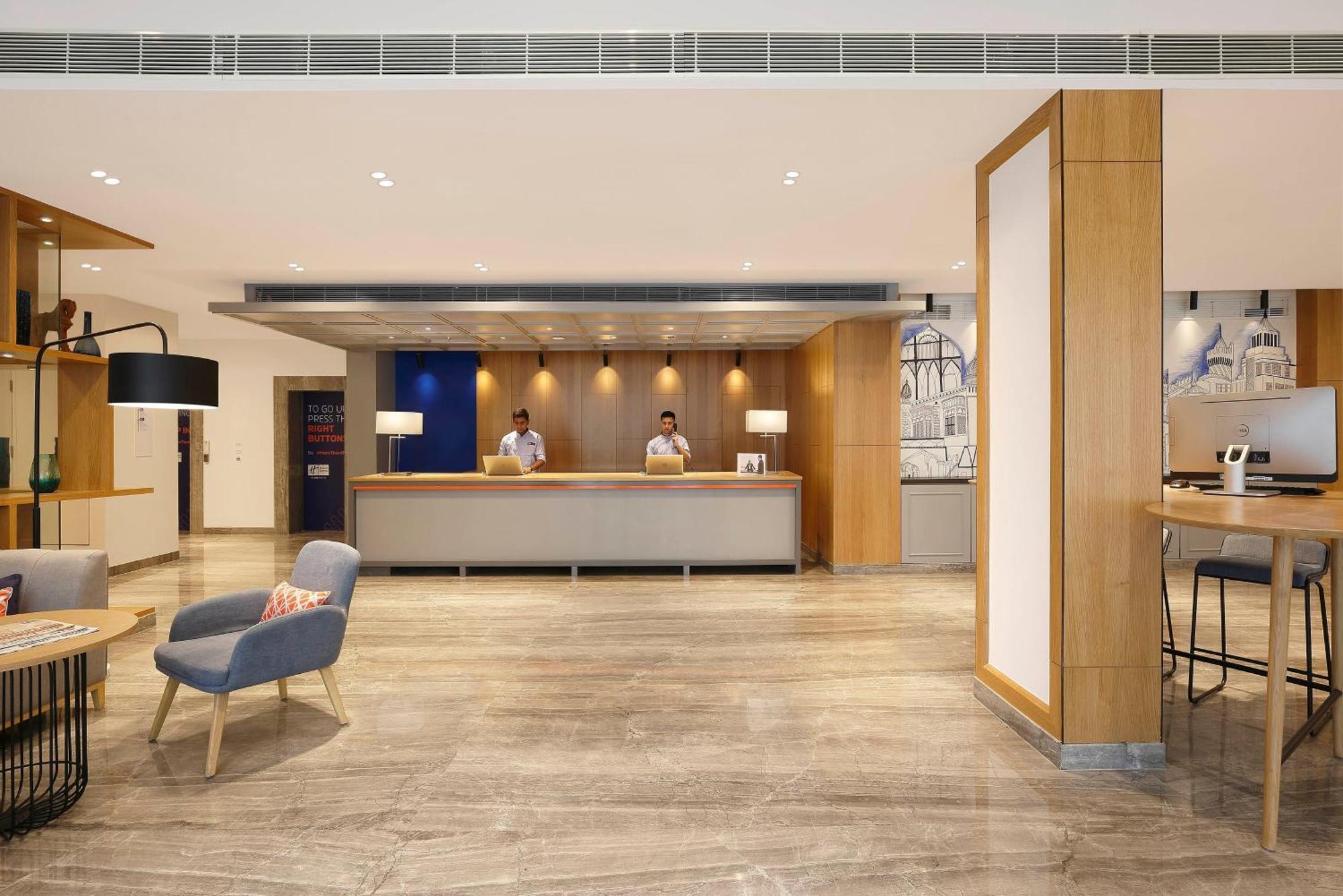 Holiday Inn Express Bengaluru Whitefield Itpl By Ihg Exterior foto
