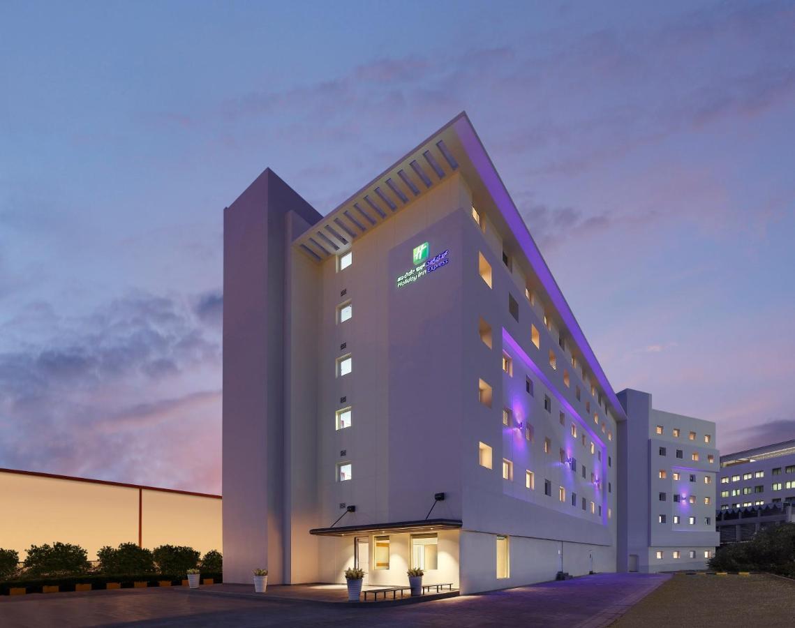 Holiday Inn Express Bengaluru Whitefield Itpl By Ihg Exterior foto