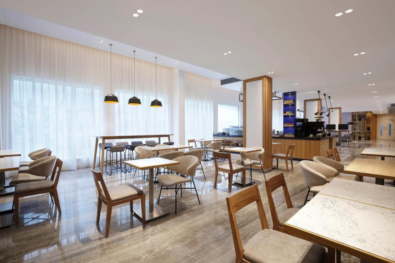 Holiday Inn Express Bengaluru Whitefield Itpl By Ihg Exterior foto